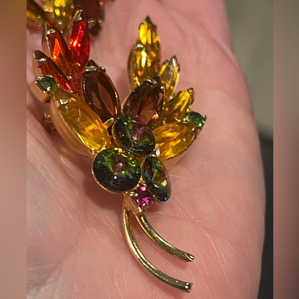 Gold-Tone Multicolor Crystal Floral Brooch - Vibrant Autumn Hues - Picture 5 of 10